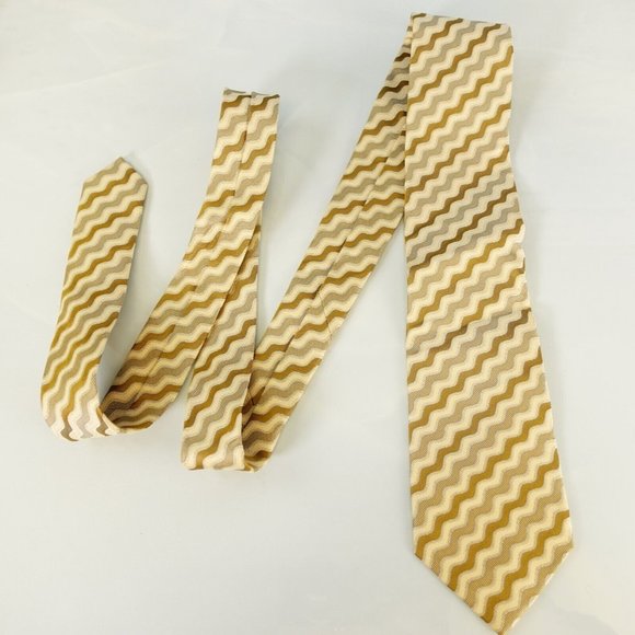 NINA RICCI Luxury Men's Cream Ivory Gold Yellow Wavy Striped Necktie 100% Silk - Picture 11 of 13